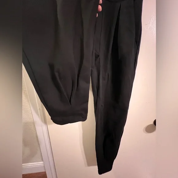 Express baggie legs jumpsuit size S thick material - Picture 5 of 8